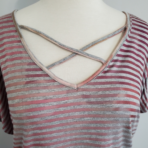 Lane Bryant Striped Dolman Sleeve Criss Cross V-neck Tee 22/24 NWOT - Picture 5 of 8